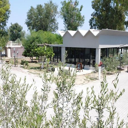 Hotel Kavalona Park Zverneci Zewnętrze zdjęcie