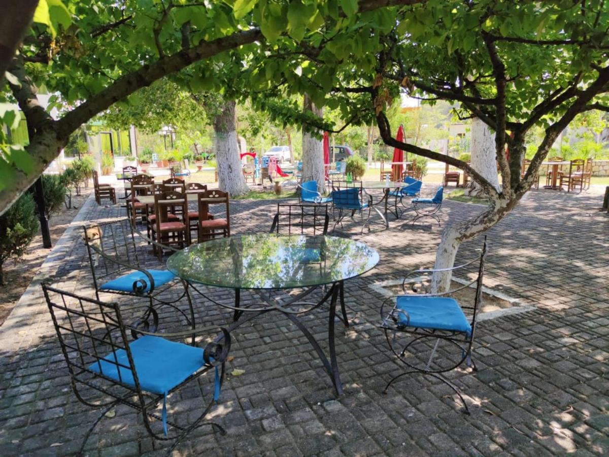 Hotel Kavalona Park Zverneci Zewnętrze zdjęcie