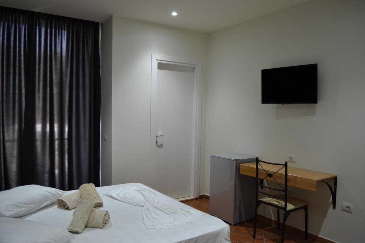 Hotel Kavalona Park Zverneci Zewnętrze zdjęcie