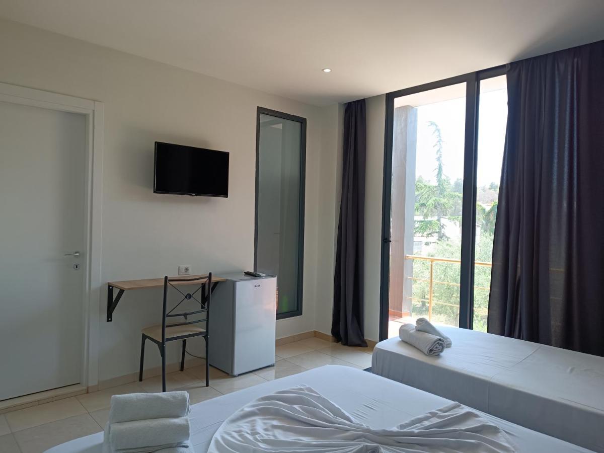 Hotel Kavalona Park Zverneci Zewnętrze zdjęcie
